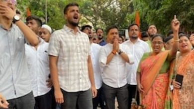 Photo of Politics: राणा दंपति ने किया ‘मातोश्री’ के बाहर हनुमान चालीसा पढ़ने का ऐलान, ऐसे विरोध जाता रही शिवसेना